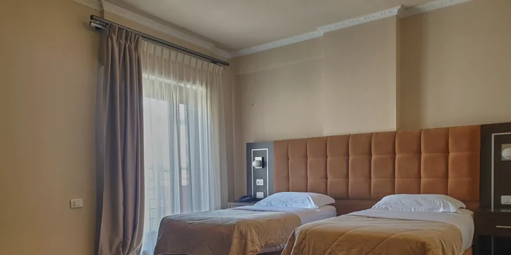 Samozrejmosťou je Wi‑Fi, celý hotel je nefajčiarsky.