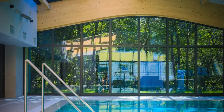 Čeká vás tu bazén, vířivka, sauna i parní lázeň.