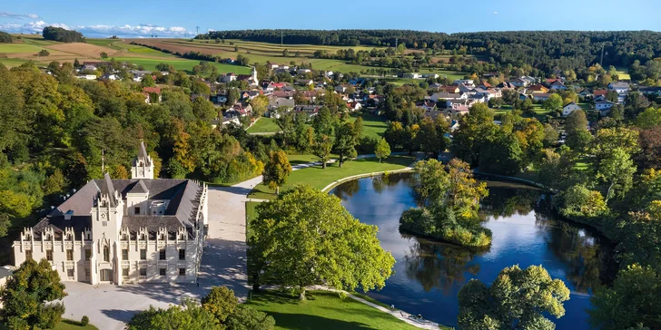 Gutensteinské Alpy: 4* zámocký hotel s raňajkami alebo polpenziou a wellness s rozlohou 400 m²
