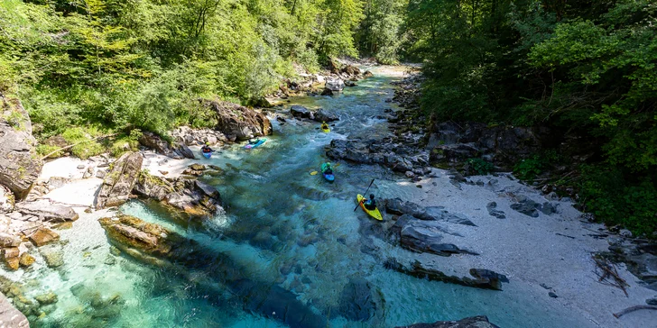 Čo takto vyskúšať rafting na rieke Soča?