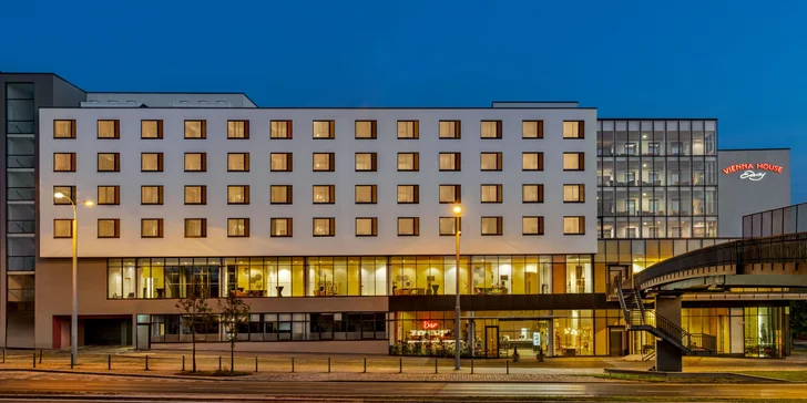 Světoznámý pivovar Plzeňský Prazdroj se nachází přímo naproti hotelu a za několik minut chůze se dostanete do centra města.