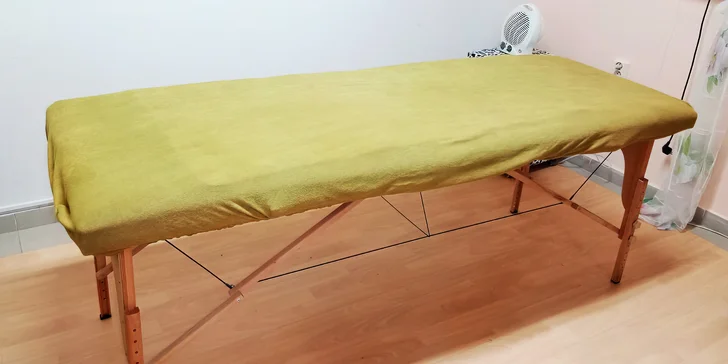 Vybrat si můžete masáž zad, šíje, horních či dolních končetin, nebo si pro maximální relax zvolte 90min. balíček, v rámci kterého se masíruje více částí těla.