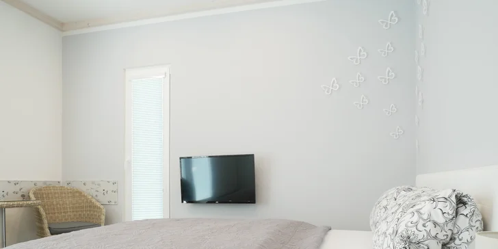 Apartmány sú vybavené TV, Wi-Fi pripojením aj kuchyňou.