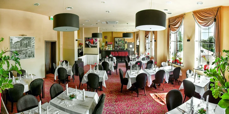 V elegantní restauraci se vaří ryze polské i evropské pokrmy. 
