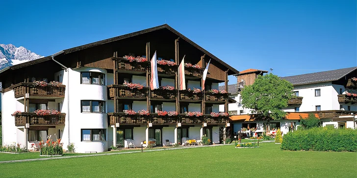 Dovolenka v Rakúsku: hotel 7 km od Innsbrucku, polpenzia a wellness, možnosť skipasu