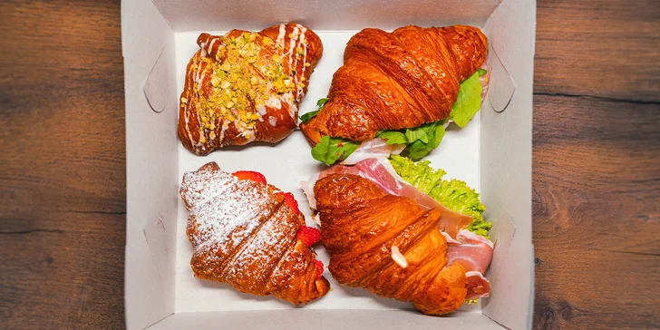 Za příplatek vám croissant zabalí i do krabičky na odnos s sebou. 