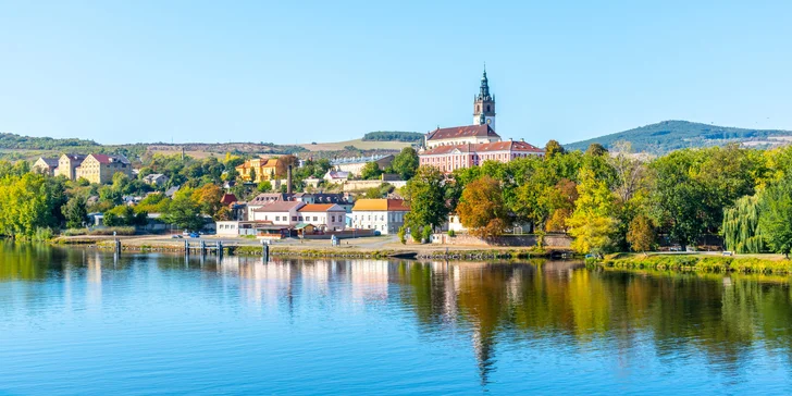 
V polovině cesty proplujete Litoměřicemi s malebnou vyhlídkou na panorama města s dominantou litoměřického biskupství. 