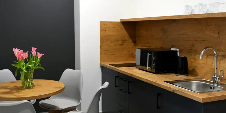 Apartmány, ve kterých se zabydlíte, jsou moderně a pohodlně zařízené.