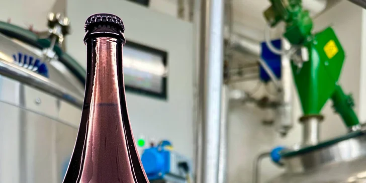 Pod dohledem sládka si vyzkoušíte výrobu piva, nahlédnete pod pokličku pivovarských postupů a během celého dne budete degustovat aktuálně uvařená piva. Chybět nebude ani drobné občerstvení. 