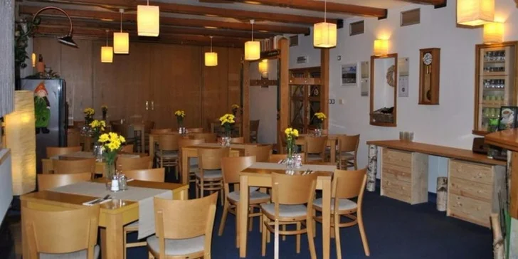 Do restaurace si zajdete na tříchodové večeře.