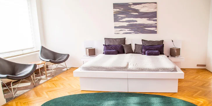 Ubytujete se ve 4* apartmánu v hlavní nebo vedlejší hotelové budově.