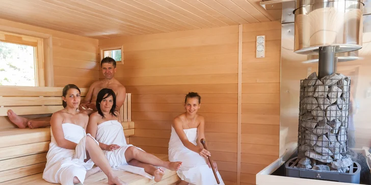 Saunový svet zahŕňa fínsku saunu, infrasaunu, parnú kabínu, aromatickú kabínu a soľnú jaskyňu