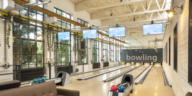 V hotelu jsou také 4 bowlingové dráhy. 