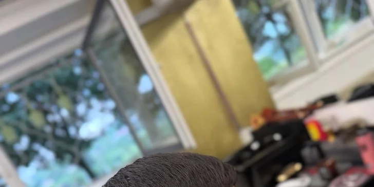Není problém zařídit i barvení vlasů i vousů. 