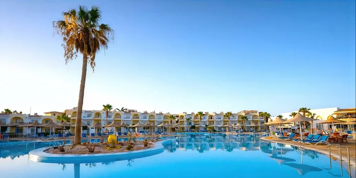Váš hotel JAZ Palmariva Beach**** leží přímo u krásné písečné pláže a nabízí skvělé zázemí pro páry i rodiny s dětmi. 