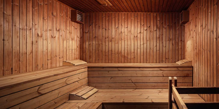 Spa dopĺňa aj fitness a wellness recepcia s ponukou nápojov.