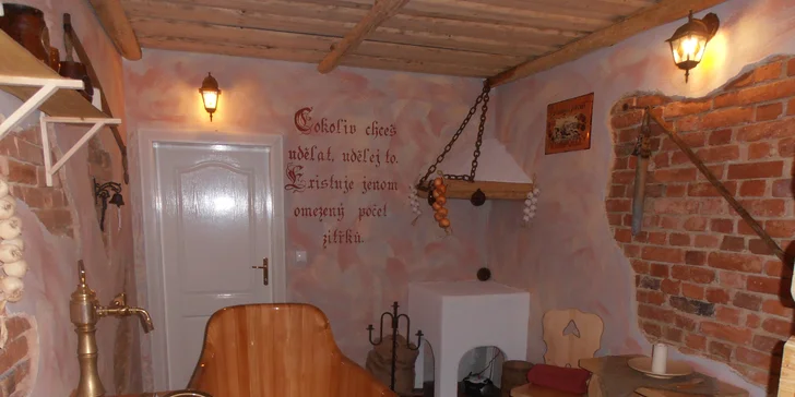 První den vás čeká koupel v dřevěné vířivé kádi s neomezenou konzumací piva Bernard, kterou jistě ocení zejména pánové.