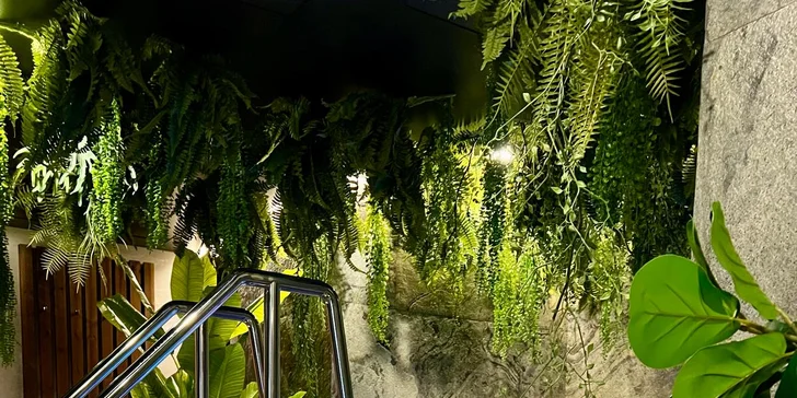 Dopřát si můžete také pobyt, který vám zpříjemní 20min. odpočinek na vodním masážním lůžku.