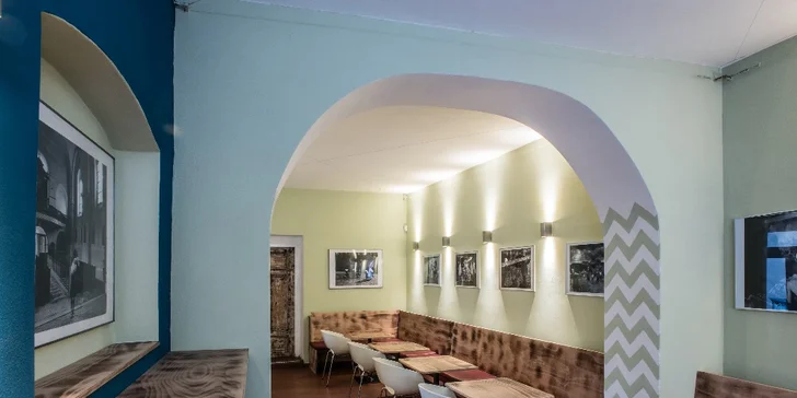 Pohodlně se usaďte v brněnském Mezzanine Café.