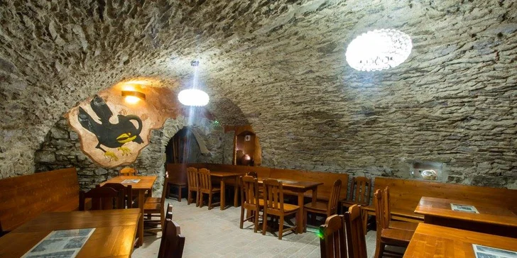 K restauraci patří také vinný sklípek. 