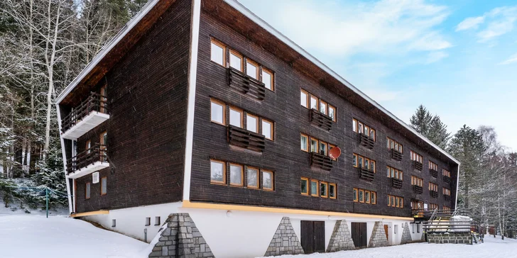 Ráj v přírodě Jeseníků s bohatou polopenzí a venkovním i vnitřním wellness, 1 km od celoroční ski arény