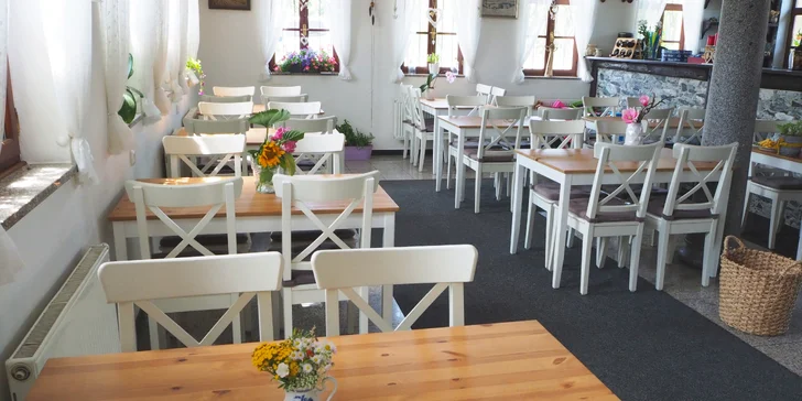 Chalupa je podnik s příjemnou atmosférou, dobrým jídlem a osobním přístupem ke každému hostovi.