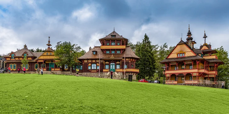 Jurkovičovy útulny na Pustevnách: pobyt se snídaní i večeří ve valašské restauraci Libušín