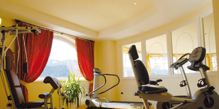 Ak vám športovanie na lyžiach nestačí, tak zájsť môžete aj do fitness centra.