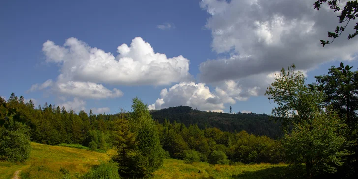 Leśniczanka stojí na klidném okraji Brenny. Tady prakticky stačí vyjít ze dveří a jste na horské stezce.