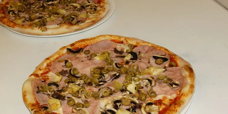 Během dne do restaurace zaskočte třeba i na polední menu nebo na jídlo z hlavní nabídky či skvělou pizzu.