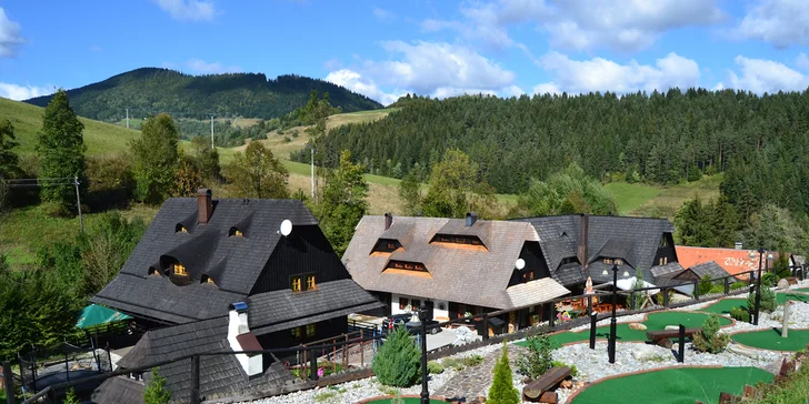 Můžete si tu zahrát minigolf. 