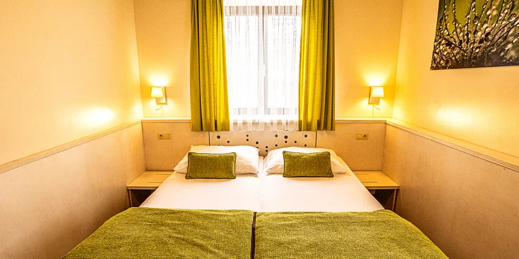 Vyberete si ubytování v pokoji Standard, Superior nebo v apartmánu.