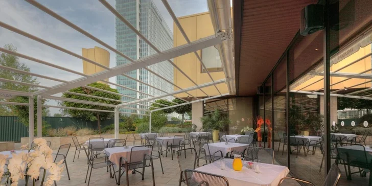 Denně je otevřené také Café Terrace.