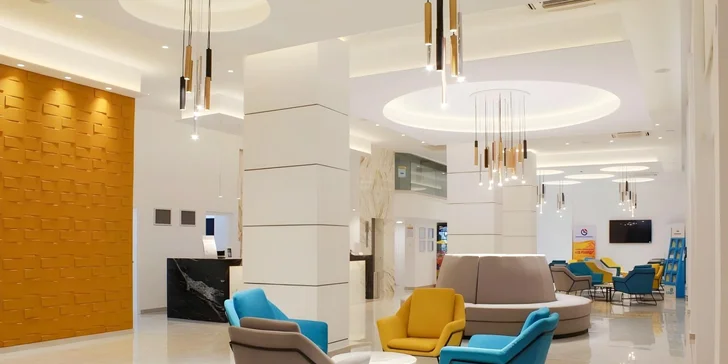 V ceně je zpáteční letenka i transfer z letiště do hotelu. 