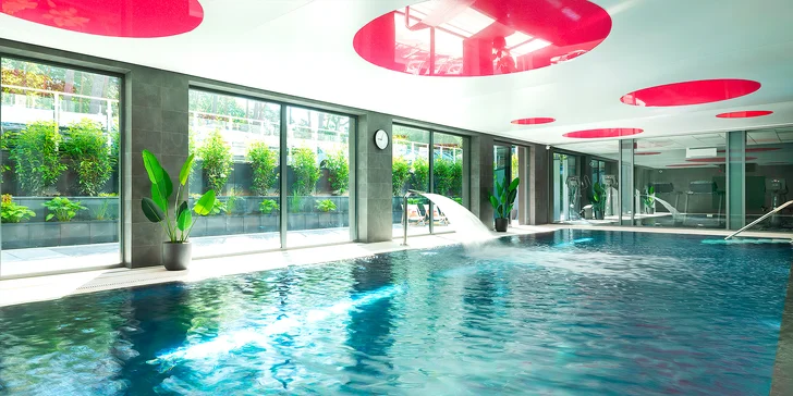 Čaká vás tiež wellness s vírivkou a saunami alebo bazén.