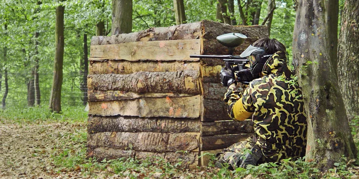 Vyladěný paintball v Brně: přestřelka až pro 10 osob, pro každého zbraň, kuličky, maska i kombinéza