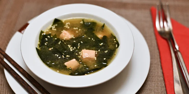 Rozehřát se můžete tradiční polévkou Miso.