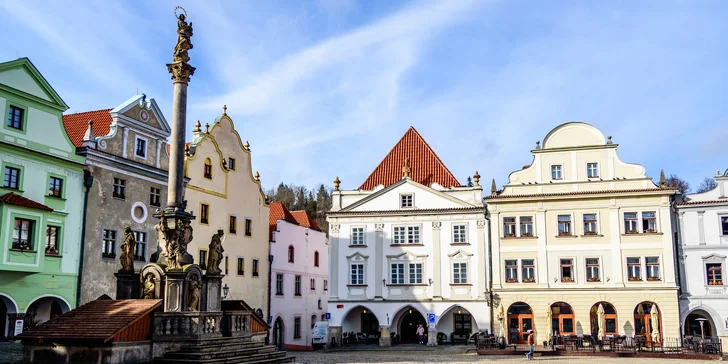 Penzion Maštal je přímo na náměstí. Všude to budete mít kousek.