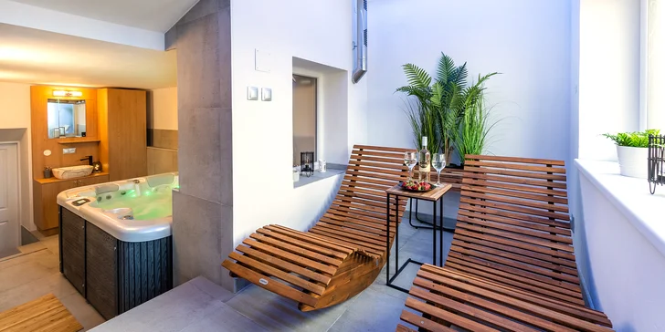 Až 2,5 hod. v privátním wellness pro dva: sauna, whirlpool vana, víno i občerstvení