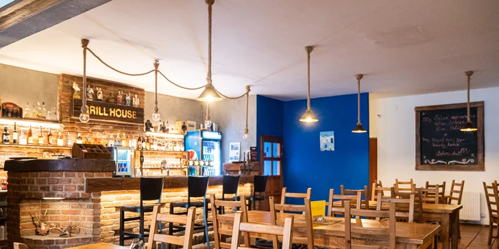 Restauraci najdete jen pár minut chůze od zastávky MHD Mozolky.