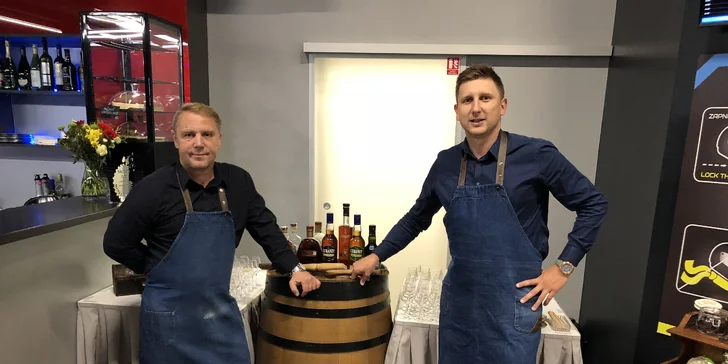 Degustace probíhají pod vedením profesionálních barmanů, kteří ušlechtilým destilátům plně propadli.
