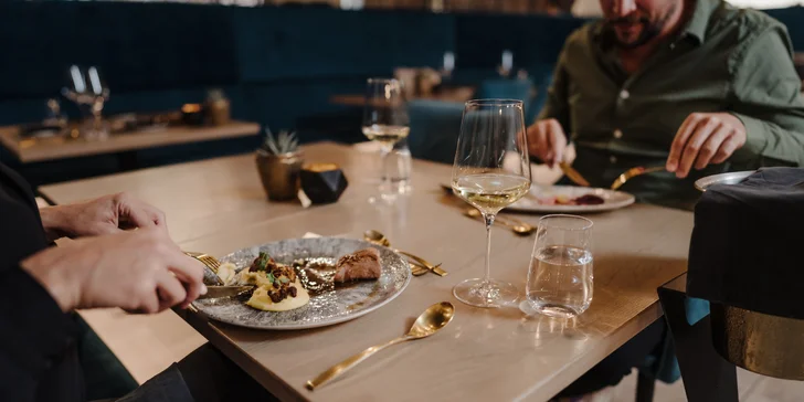 Na večeři vás čeká čtyřchodové menu.