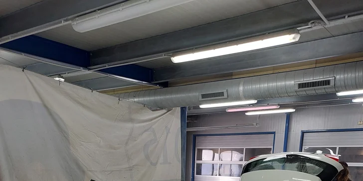 Auto sem zavezete sami, nebo zvolte voucher s přepravou po Brně.