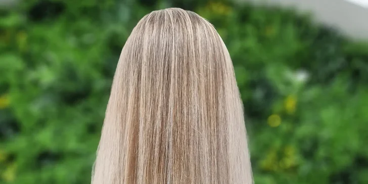 Krásne presvetlenie pomocou narural balayage, 