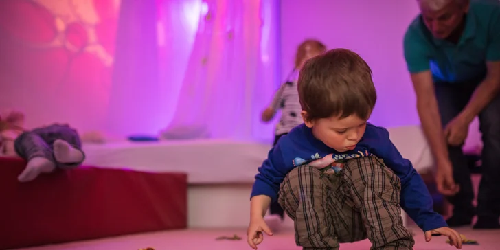 Děti i dospělí si ze mohou vyzkoušet všechno, co jim přijde pod ruku.