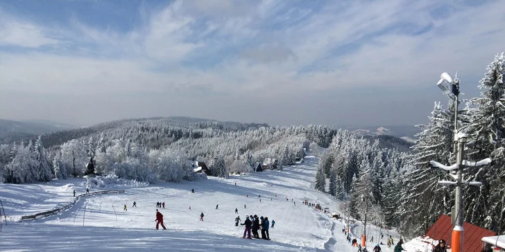 Skipas platí ve všední dny od 8.30 do 16 hodin. 