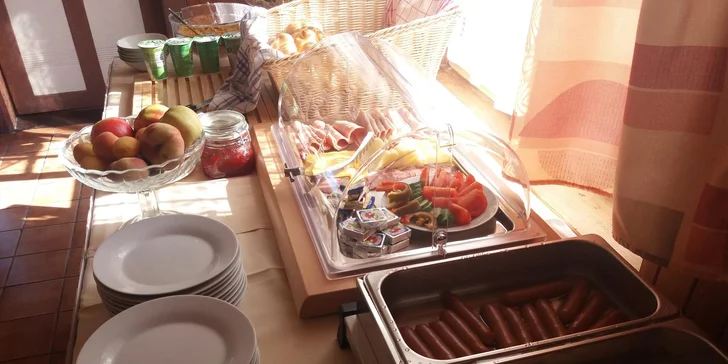 Každé ráno na vás bude čakať raňajky formou bufetových stolov.