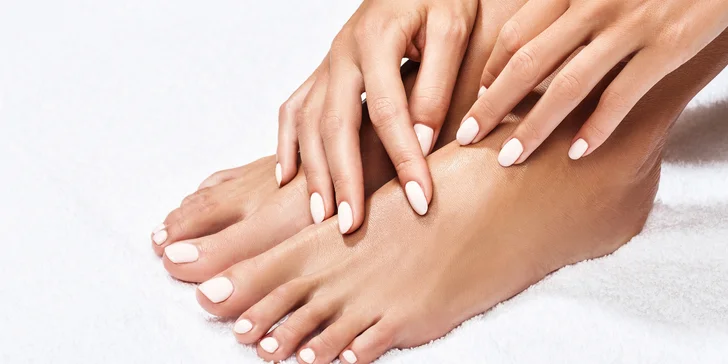 Podologická či přístrojová pedikúra i manikúra s nude lakováním