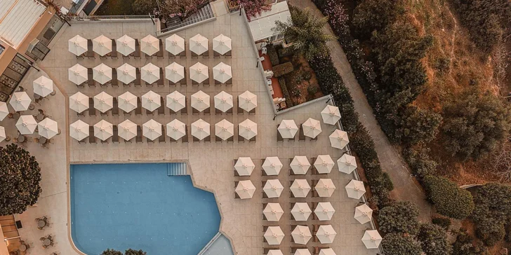 Pro dospělé, kteří hledají klidnější formu relaxace, nabízí hotel moderní spa centrum s nabídkou masáží a procedur. 