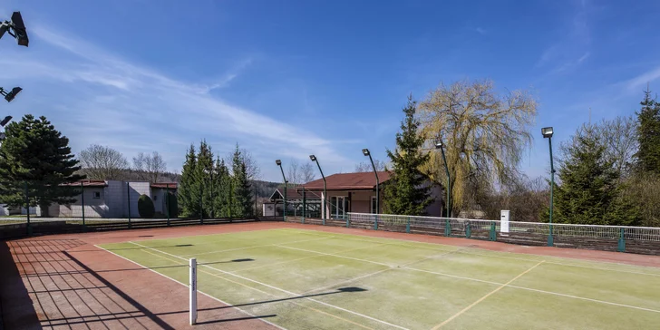 Na své si tu přijdou i milovníci aktivního odpočinku. Využijte tenisové kurty, multifunkční hřiště, stolní tenis i kulečník. 